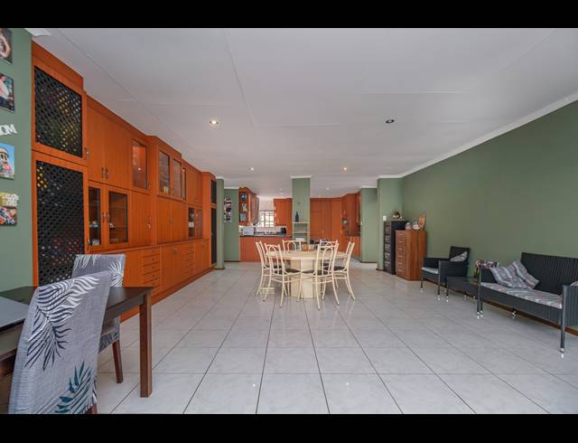 5 BEDROOM FREEHOLD FOR SALE IN BLACKHEATH